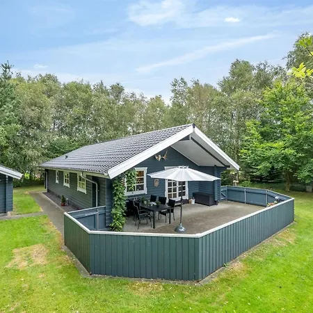 Femme By Interhome بيت للعطل *